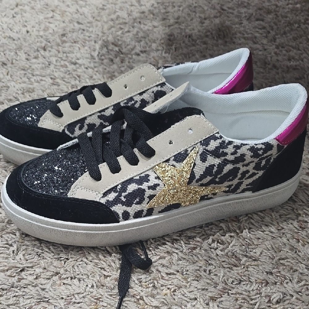 Stylish Leopard Print Sneakers with Gold Star